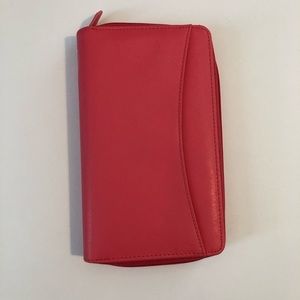 Filofax 
Saffiano Personal Compact Zip Organizer